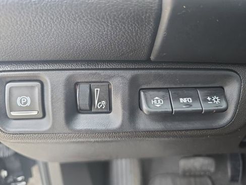 Used 2022 GMC Acadia AT4 w/ Technology Package image 24