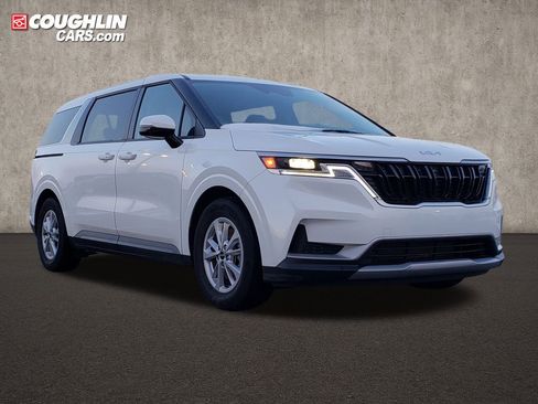 Used 2024 Kia Carnival LX image 1