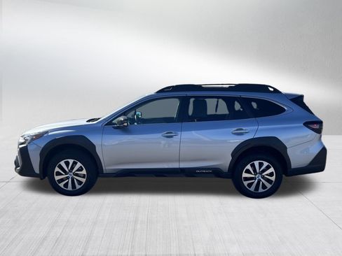 Used 2024 Subaru Outback Premium image 4