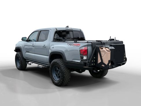 Used 2021 Toyota Tacoma TRD Off-Road image 3