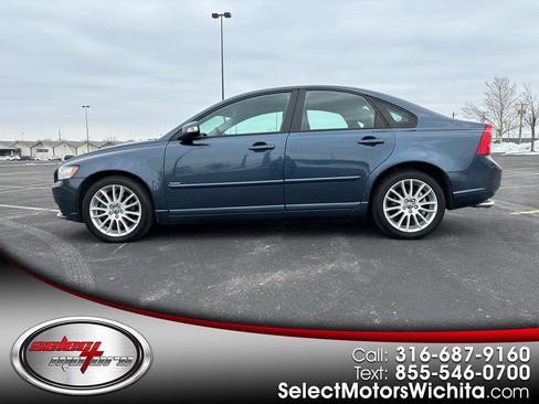 Used 2011 Volvo S40 T5 w/ Preferred Pkg image 1