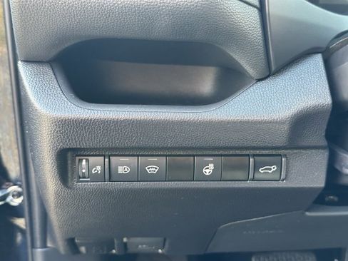 Used 2025 Toyota RAV4 XLE image 24