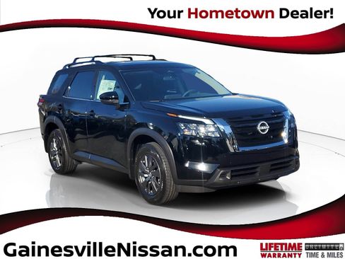 New 2025 Nissan Pathfinder SV image 1