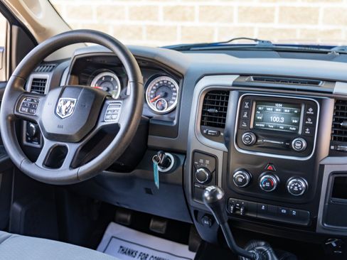 Used 2015 RAM 2500 Tradesman w/ Chrome Appearance Group AWD/4WD image 33