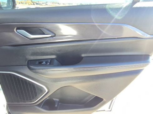 Used 2021 Jeep Grand Cherokee L Laredo image 15