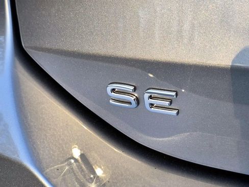 New 2026 Volkswagen Tiguan SE image 7