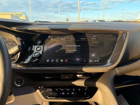 Used 2023 Buick Envision Preferred image 16