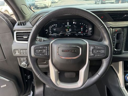 Used 2022 GMC Yukon Denali image 11