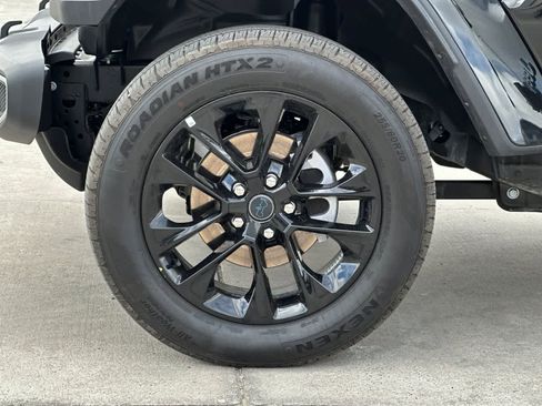 Used 2025 Jeep Wrangler Sahara w/ Safety Group image 12