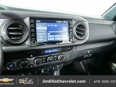 Used 2021 Toyota Tacoma TRD Off-Road w/ Technology Package AWD/4WD image 12