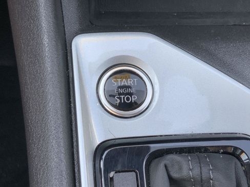 Used 2025 Nissan Altima 2.5 SV FWD image 25