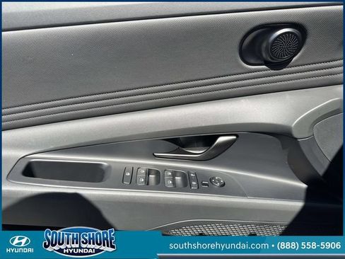 Certified 2025 Hyundai Elantra SEL w/ Cargo Package FWD image 17