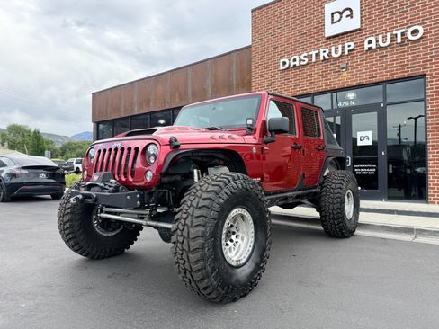 Used 2013 Jeep Wrangler Unlimited Rubicon w/ Dual Top Group AWD/4WD image 3
