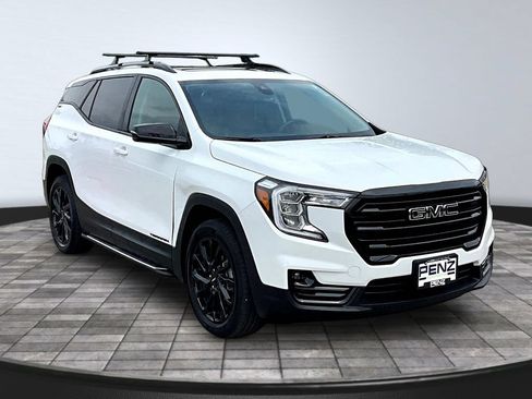 Used 2024 GMC Terrain SLT w/ LPO, 'HIT The Road' Package AWD/4WD image 3