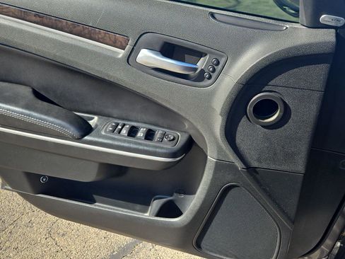 Used 2018 Chrysler 300 Limited w/ Safetytec Plus Group image 17