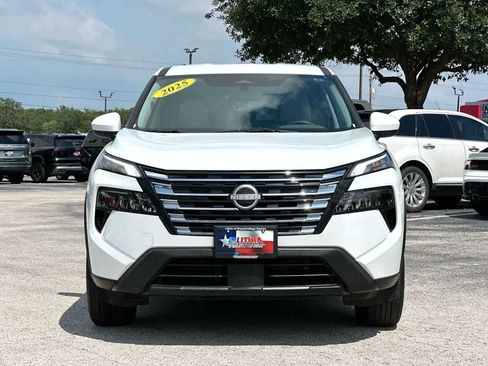 Used 2025 Nissan Rogue SV AWD/4WD image 10