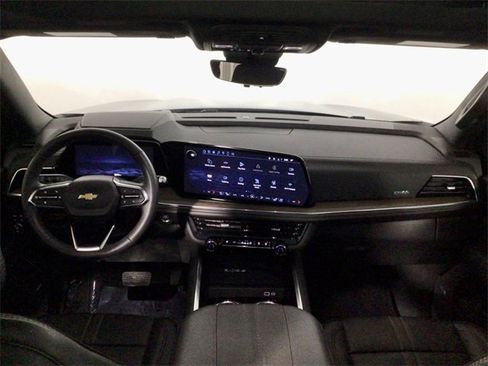 Used 2025 Chevrolet Suburban High Country image 28