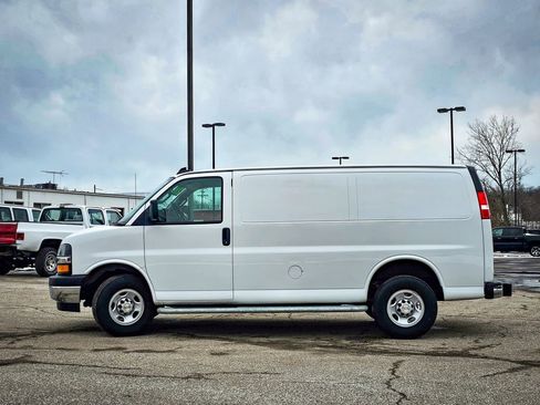 Used 2024 Chevrolet Express 2500 w/ Driver Convenience Package image 6