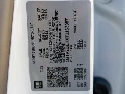 New 2026 GMC Canyon Elevation w/ Convenience Package image 33