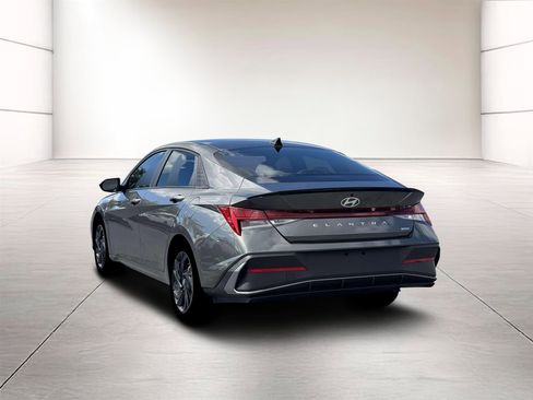 New 2026 Hyundai Elantra Sport image 5