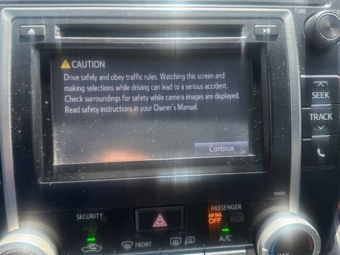 Used 2014 Toyota Camry SE FWD image 4