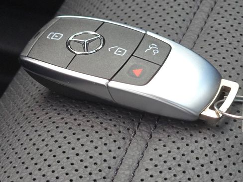 Used 2026 Mercedes-Benz GLS 450 GLS 450 image 40