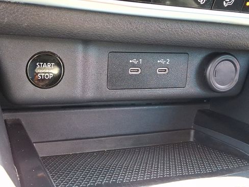 Used 2024 Nissan Rogue SV AWD/4WD image 25