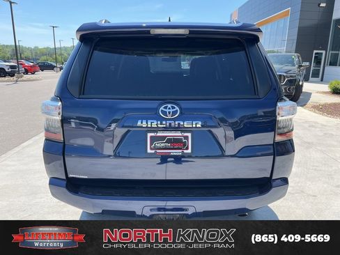 Used 2022 Toyota 4Runner SR5 Premium w/ Moonroof Package AWD/4WD image 19