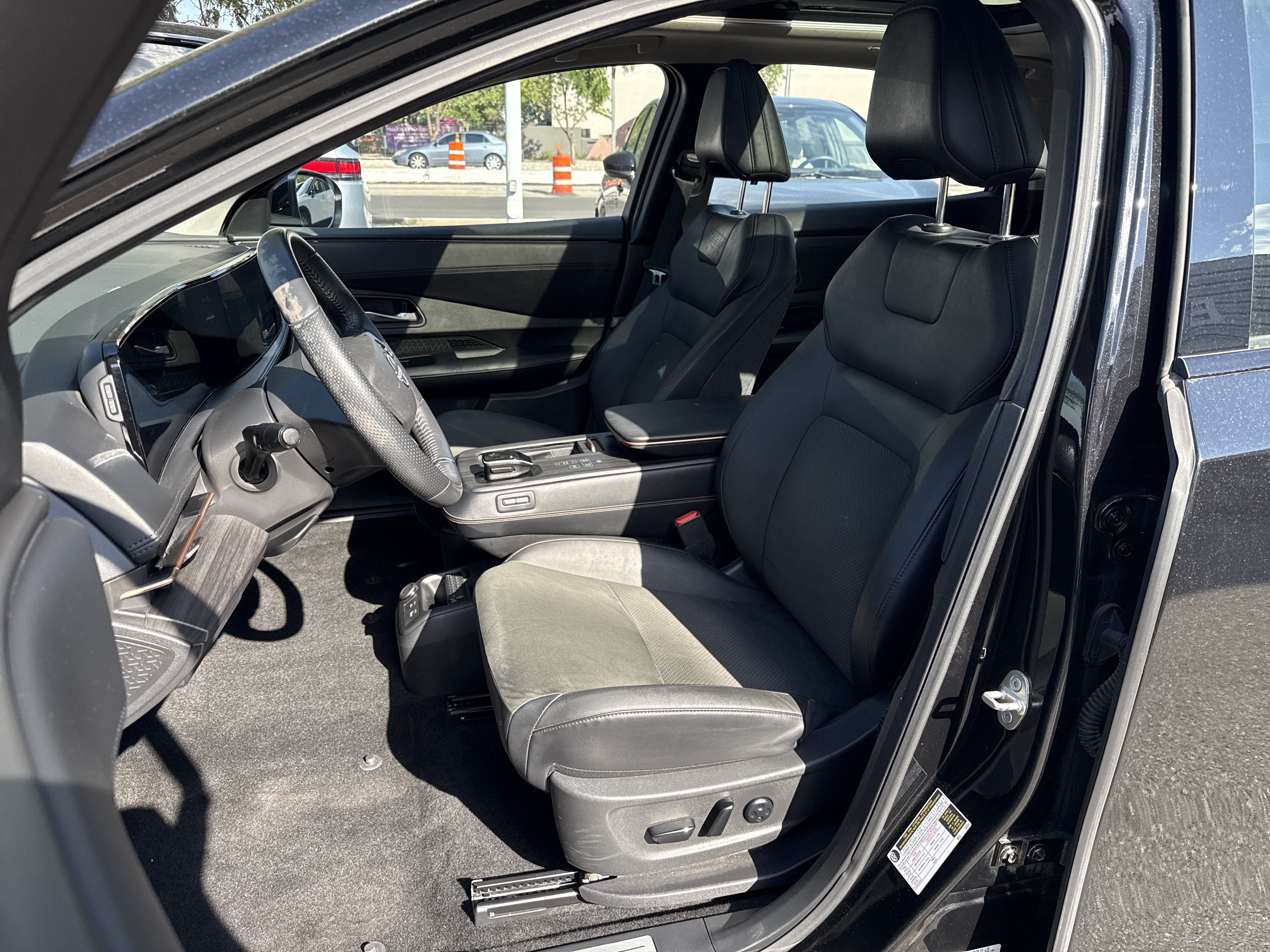 Certified 2024 Nissan Ariya AWD image 16