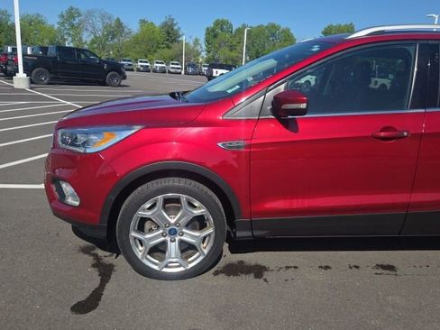 Used 2019 Ford Escape Titanium AWD/4WD image 16