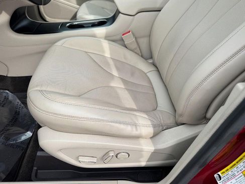 Used 2018 Lincoln MKC Reserve image 26