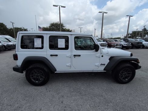 Used 2024 Jeep Wrangler Unlimited Sport AWD/4WD image 4