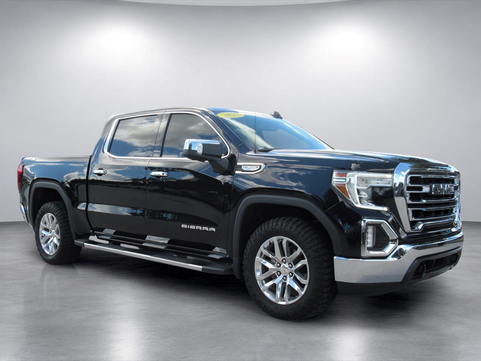 Used 2022 GMC Sierra 1500 SLT AWD/4WD image 1