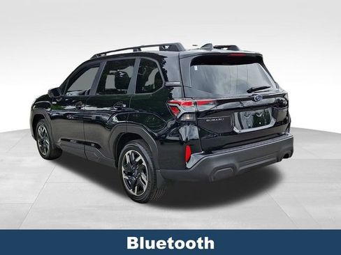 Used 2025 Subaru Forester Premium AWD/4WD image 5