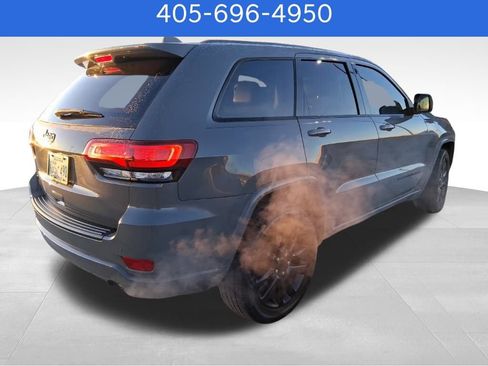 Used 2019 Jeep Grand Cherokee Altitude image 3