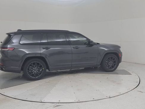 New 2025 Jeep Grand Cherokee L Summit w/ Obsidian Package image 17