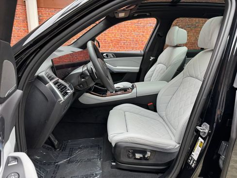 Used 2026 BMW X5 xDrive40i w/ M Sport Package AWD/4WD image 23