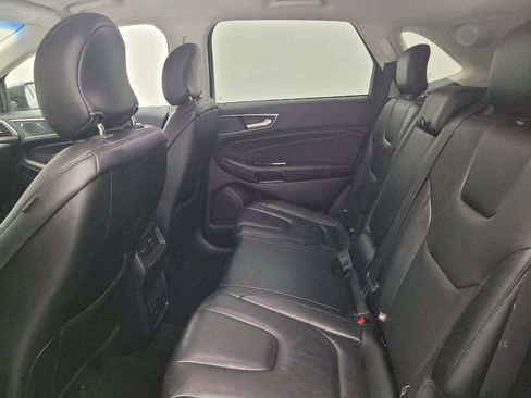 Used 2019 Ford Edge Titanium AWD/4WD image 18