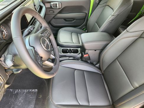 New 2025 Jeep Gladiator Sport image 10