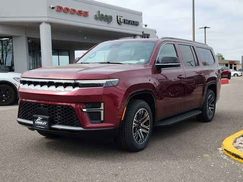 New 2026 Jeep Grand Wagoneer L 4WD w/ Premium Group I image 4
