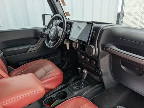 Used 2017 Jeep Wrangler Unlimited Sport w/ Connectivity Group AWD/4WD image 25