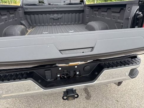 Used 2025 Chevrolet Silverado 2500 LTZ w/ LTZ Plus Package image 15
