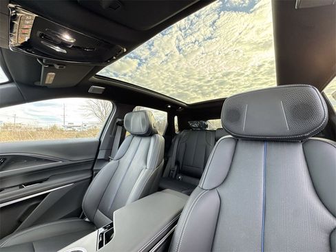 New 2026 Cadillac Lyriq V image 22