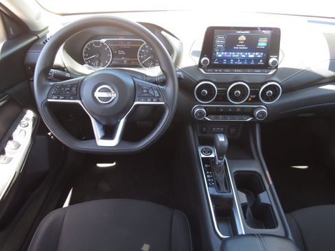 Used 2025 Nissan Sentra SV FWD image 15