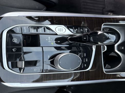 Used 2021 BMW X7 xDrive40i w/ Cold Weather Package image 26