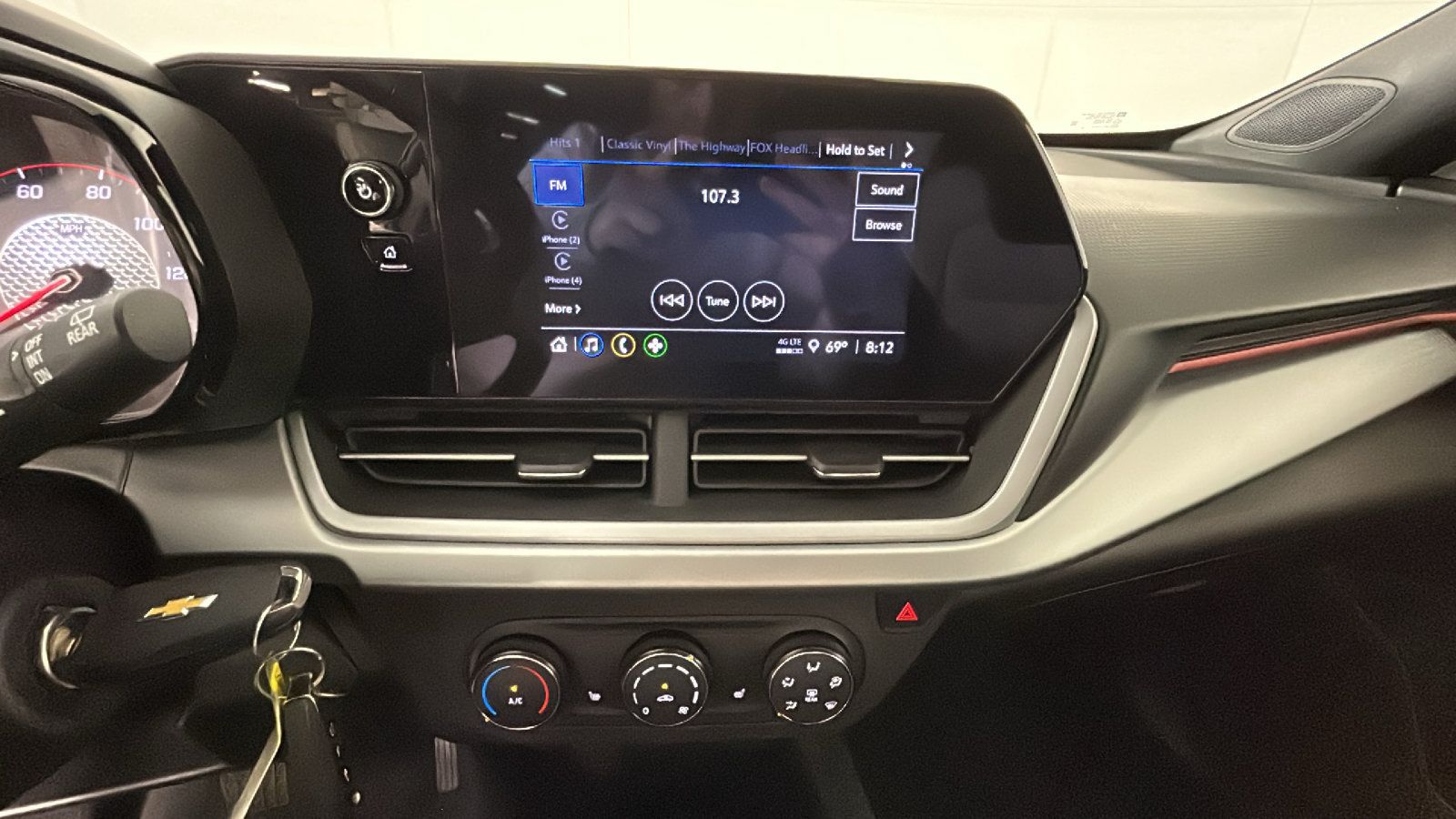 Used 2024 Chevrolet Trax RS w/ Driver Confidence Package FWD image 27