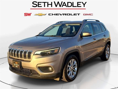 Used 2019 Jeep Cherokee Latitude w/ Popular Appearance Group image 3