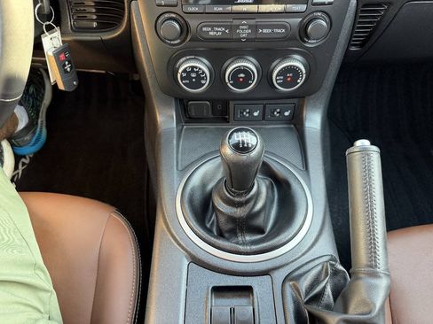 Used 2013 MAZDA MX-5 Miata Grand Touring RWD image 22