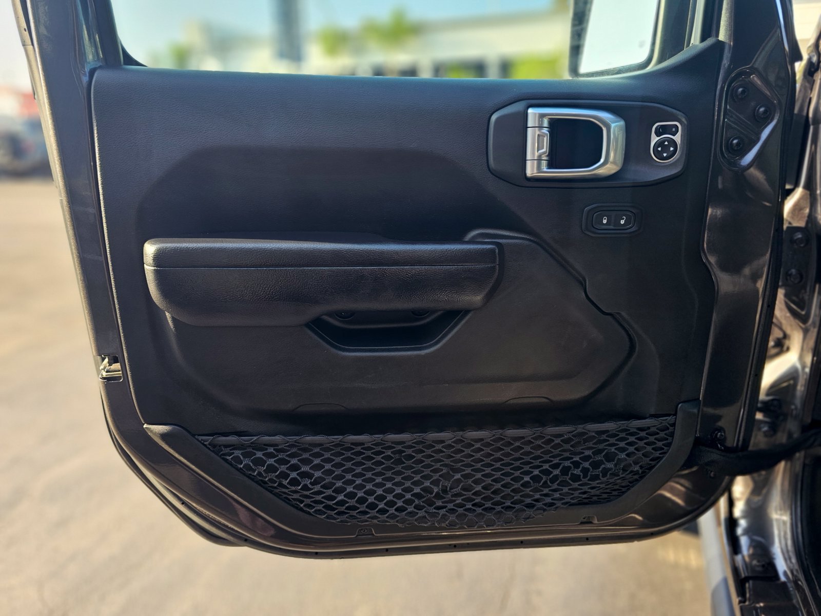 Used 2024 Jeep Wrangler Unlimited Rubicon 4xe AWD/4WD image 29