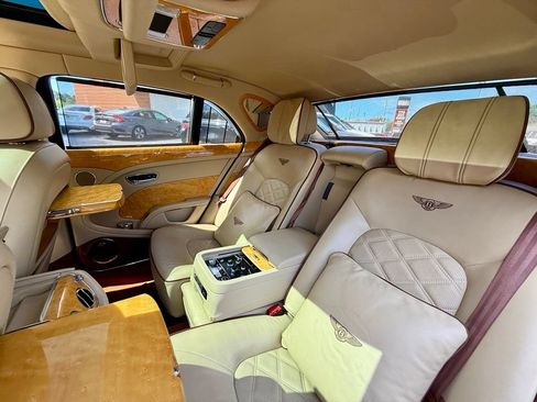 Used 2016 Bentley Mulsanne RWD image 56